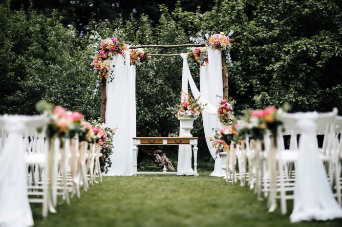 Outdoor wedding aisle decor