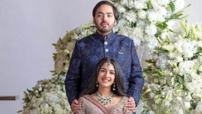 Radhika ambani wedding dress