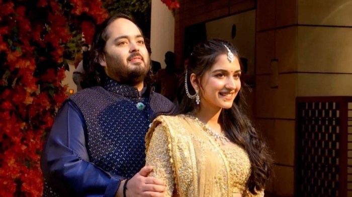 Radhika ambani wedding dress