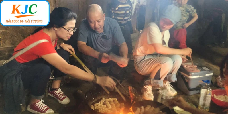 Cùng KJC đem bếp yêu thương đến mọi miền