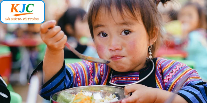 Biết yêu thương cùng các em nhỏ xây dựng ước mơ